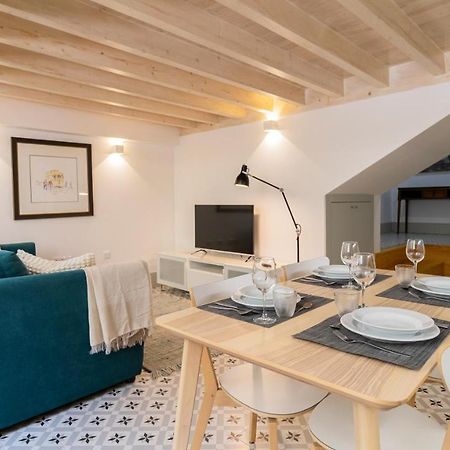Central Stunning Duplex W/ Patio By Lovelystay ポルト エクステリア 写真