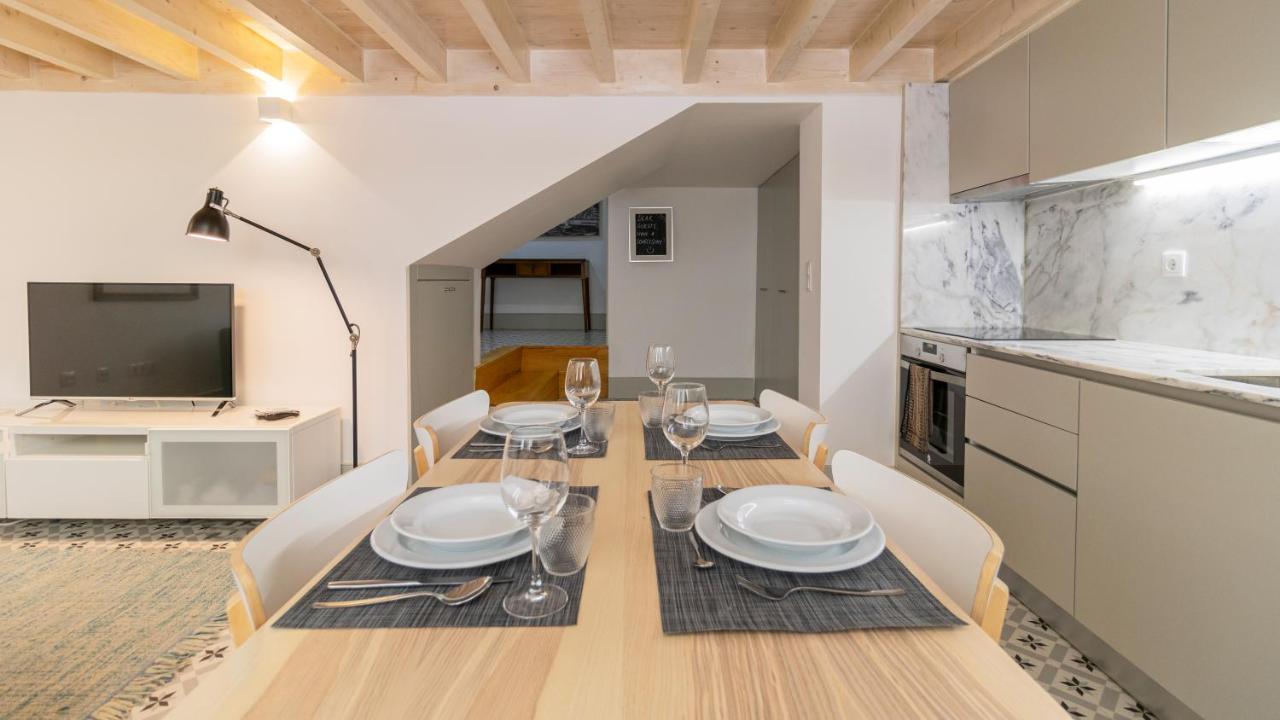Central Stunning Duplex W/ Patio By Lovelystay ポルト エクステリア 写真