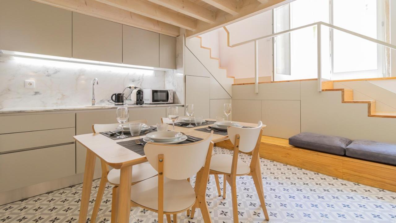 Central Stunning Duplex W/ Patio By Lovelystay ポルト エクステリア 写真
