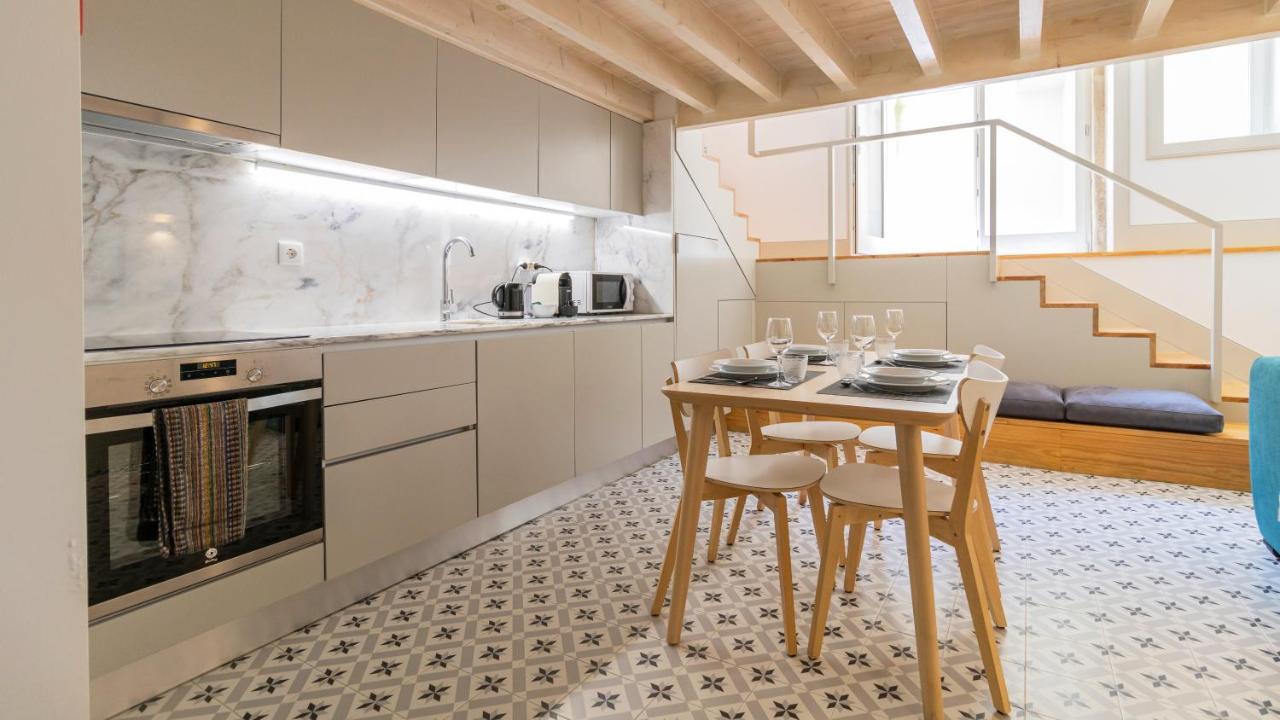 Central Stunning Duplex W/ Patio By Lovelystay ポルト エクステリア 写真